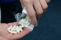 DNP campaign - white capsules bought online that possibly contain DNP DSC_9745